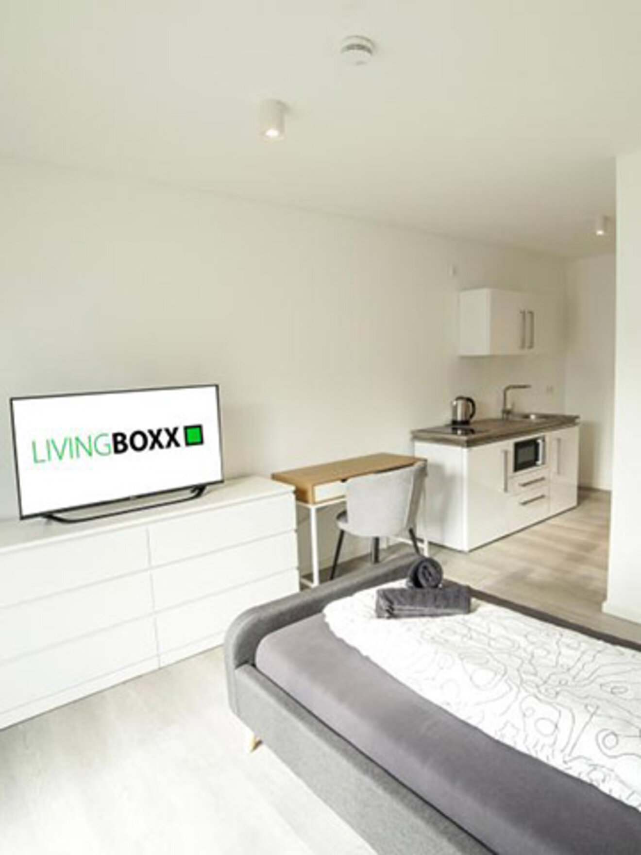 26 x Einzelzimmer
Unser beliebtestes Apartment
mit Einzelbett, TV, Schreibtisch,
Loungesessel, Küchenzeile
und eigenem Badezimmer 1a_IMG_0002_1_2024727103016763_Einzelzimmer